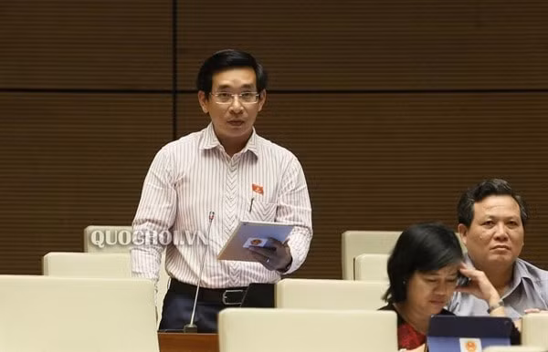 Đại biểu Nguyễn Văn Cảnh phát biểu chiều 31/10. Ảnh: Trung tâm thông tin Quốc hội