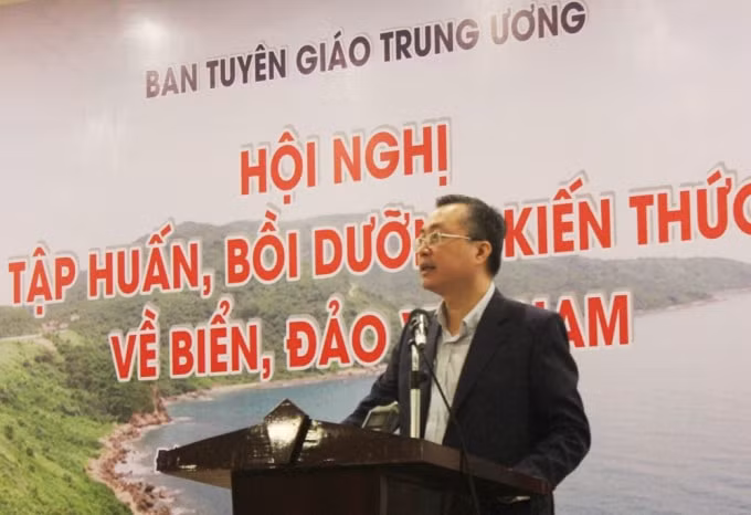Ông Bùi Trường Giang, Phó Trưởng Ban Tuyên giáo Trung ương phát biểu tại Hội nghị