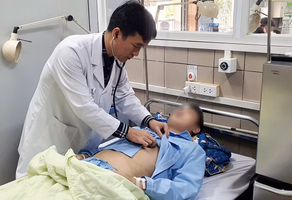thoi quen sinh hoat an uong tuy tien khien nguoi tre suy than tang cao hinh 1