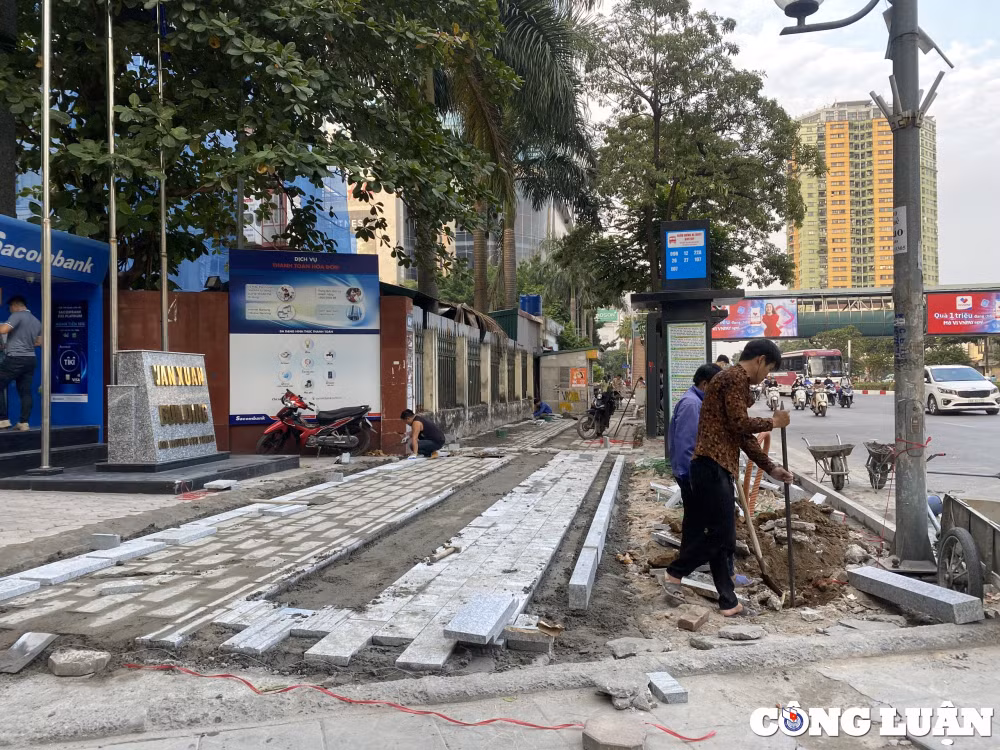 ha noi yeu cau kiem tra khac phuc via he lat da bi hu hong hinh 1