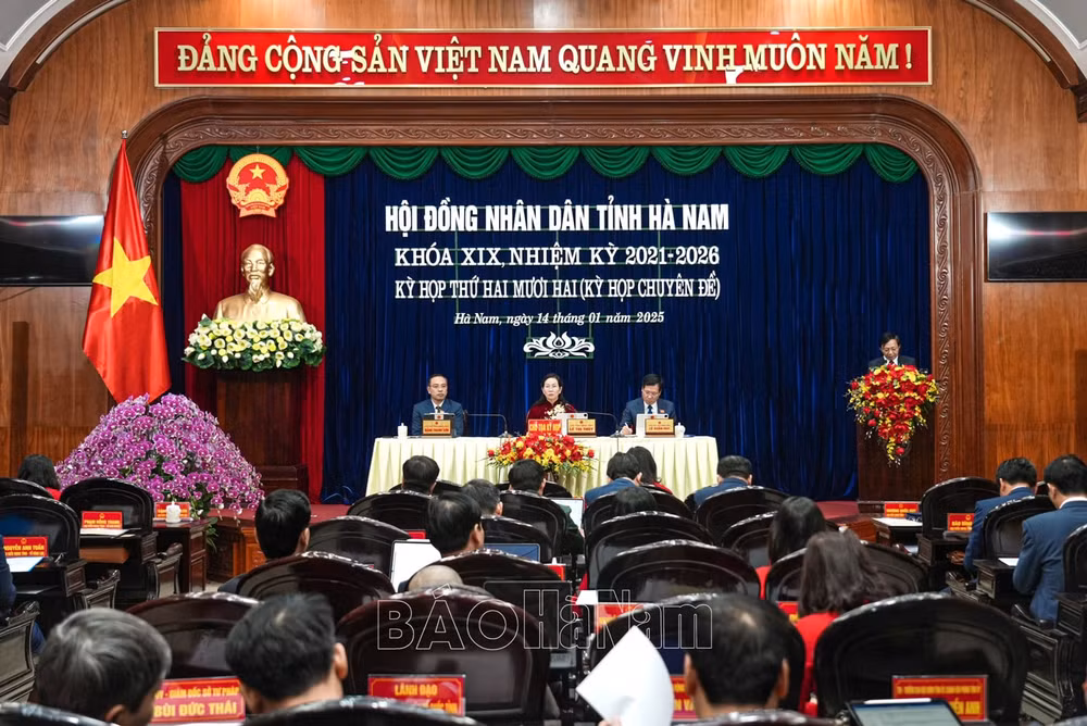 ha nam thong qua 18 nghi quyet ve kinh te xa hoi va cong tac nhan su theo tham quyen hinh 1
