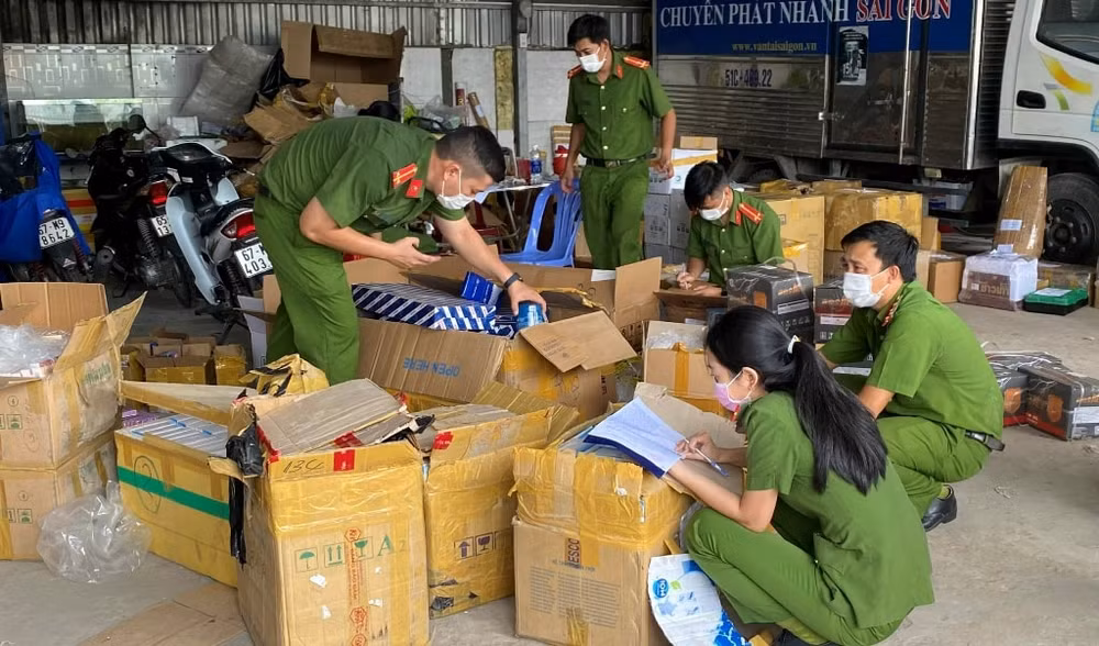tam giu hang chuc nghin san pham thuoc tan duoc khong ro nguon goc hinh 1