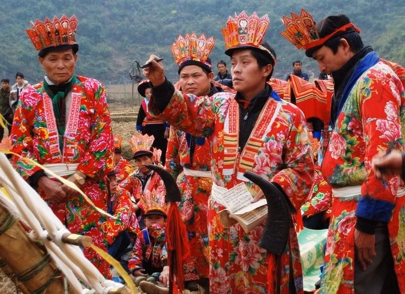 sap dien ra trien lam trung bay nhung hien vat dac trung van hoa dan toc dao hinh 2