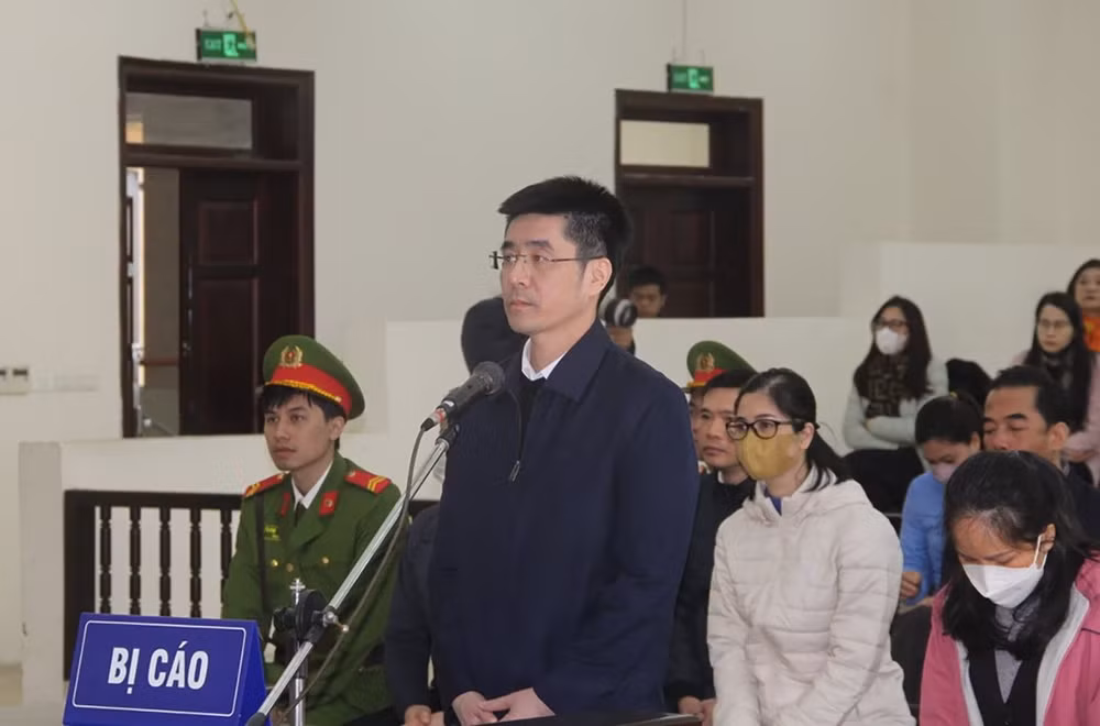 cuu can bo dieu tra bo cong an duoc de nghi giam an tu chung than xuong 20 nam tu hinh 2