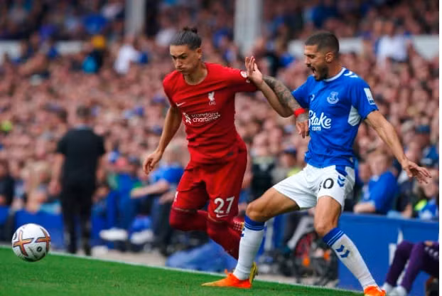 liverpool bi everton cam chan tai ngoai hang anh 2022 23 hinh 2