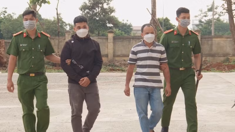 bo cho con trai di chem nguoi sau va cham giao thong hinh 1