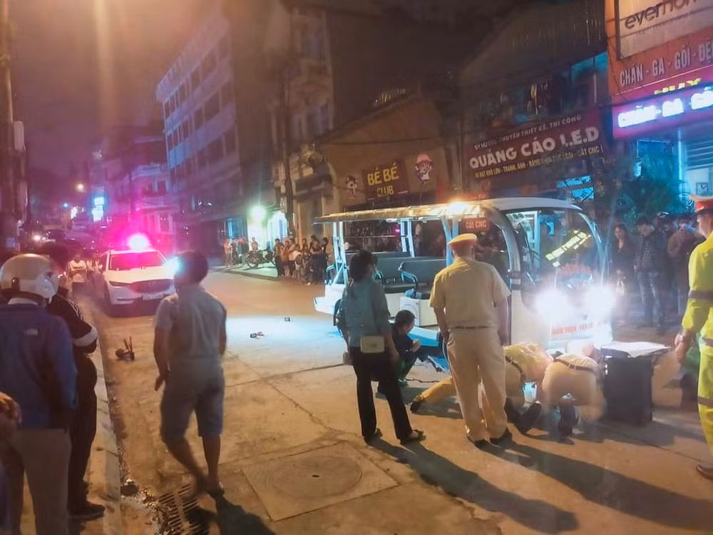 lao cai bang qua duong pho sa pa be gai 5 tuoi bi xe dien dam tu vong hinh 1
