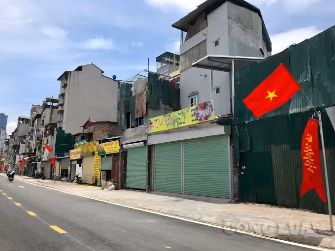 Những dãy nhà với nhiều hình thù lạ mắt khiến bộ mặt đô thị thêm nhếch nhác