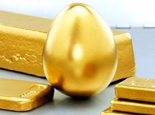 Vàng đang tăng mạnh trở lại sau cú lao dốc cuối tuần trước. Ảnh minh họa.