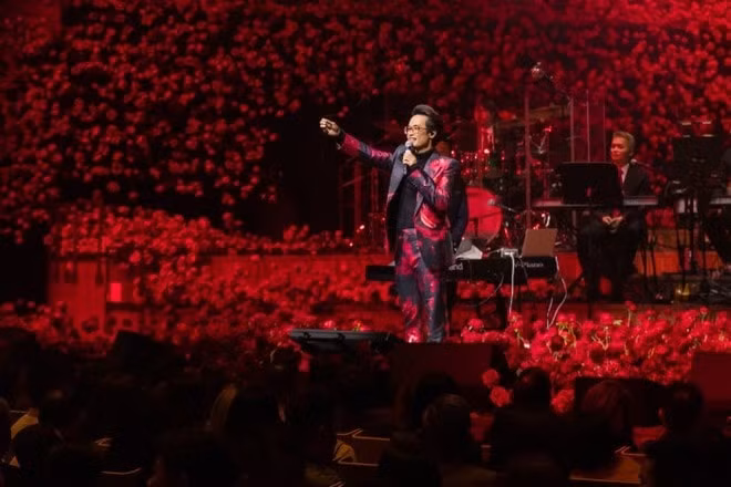 ha anh tuan chay het minh truoc 2600 khan gia o nha hat opera sydney hinh 3