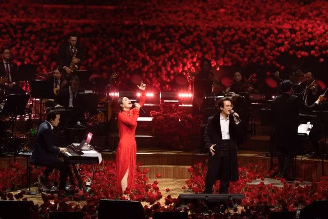 ha anh tuan chay het minh truoc 2600 khan gia o nha hat opera sydney hinh 2