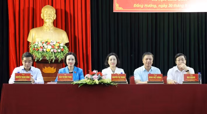 pho chu tich quoc hoi nguyen thi thanh tiep xuc cu tri tai ninh binh hinh 1
