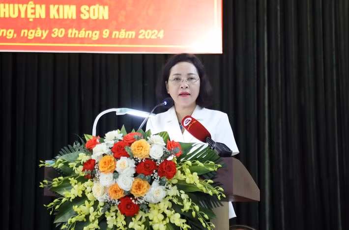 pho chu tich quoc hoi nguyen thi thanh tiep xuc cu tri tai ninh binh hinh 3