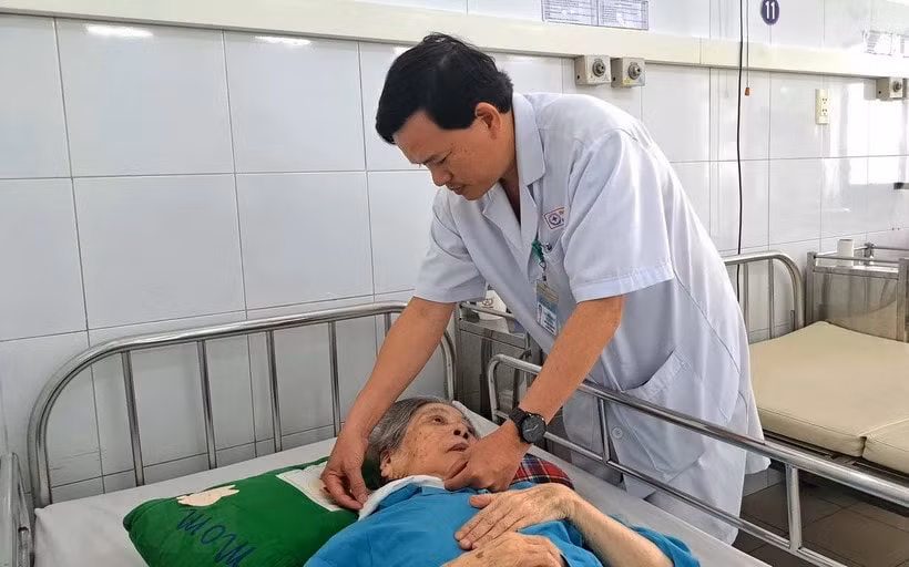 hoa giai thanh cong khoi u khong lo cho cu ba 3 lan tai bien hinh 1