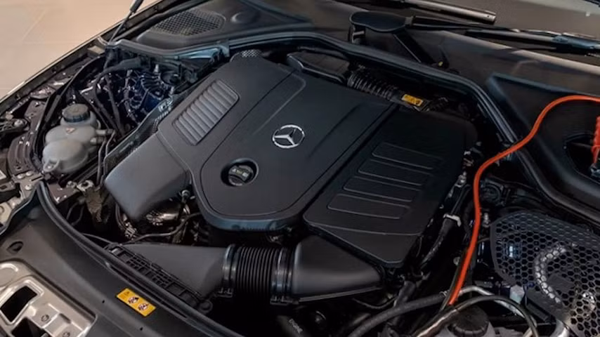 mercedes benz e class the he moi co mat tai singapore voi gia hon 7 ty dong hinh 3