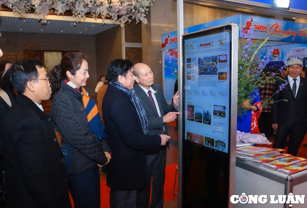 hoi bao xuan giap thin ha noi 2024 dau an cua sang tao va doi moi hinh 2
