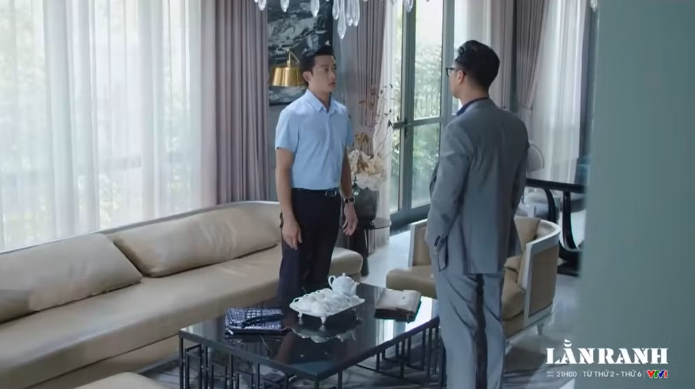 Triển và Khắc đối đầu căng thẳng trong tập 41 phim Lằn ranh.