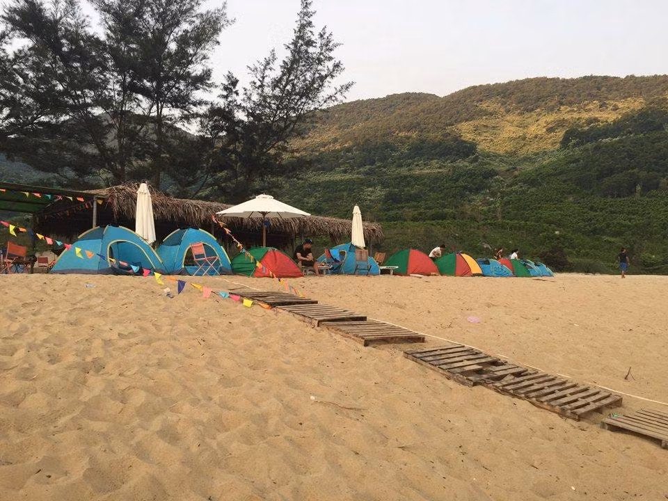 Cắm trại biển bãi Chuối