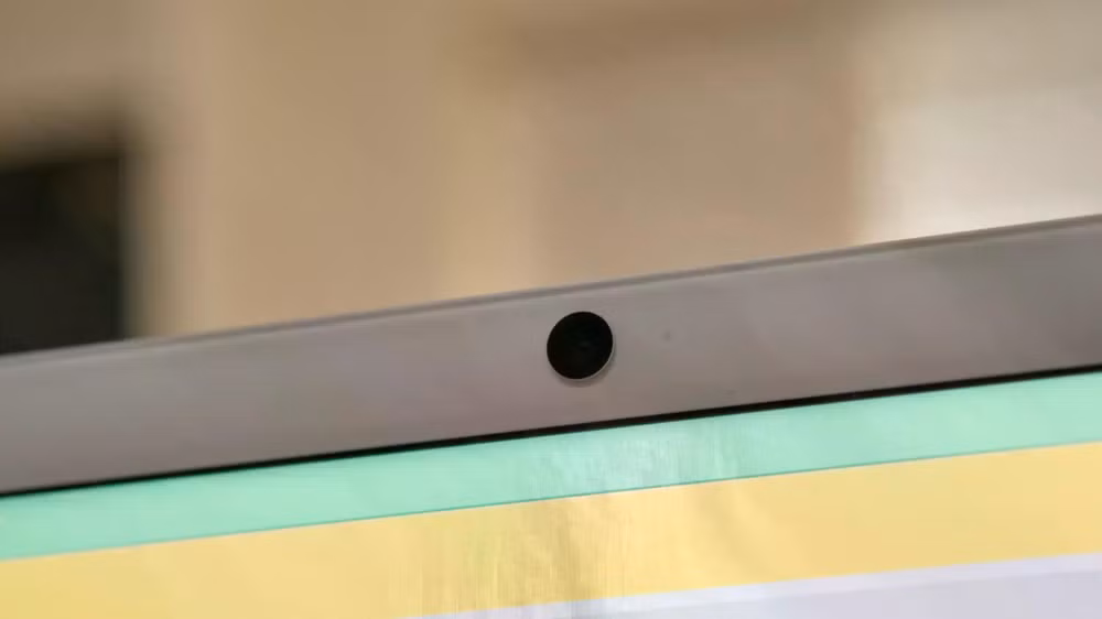 Camera 12MP hỗ trợ Center Stage và tính năng Desk View tiện lợi