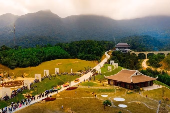 Vùng đất thiêng Tây Yên Tử là điểm nhấn đáng chú ý nhất tại Tuần văn hóa - Du lịch Bắc Giang 2020. Ảnh: Vietravel