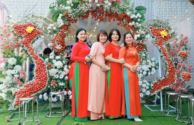 doc dao dam cuoi o bac giang dung 100kg vai thieu de trang tri hinh 3