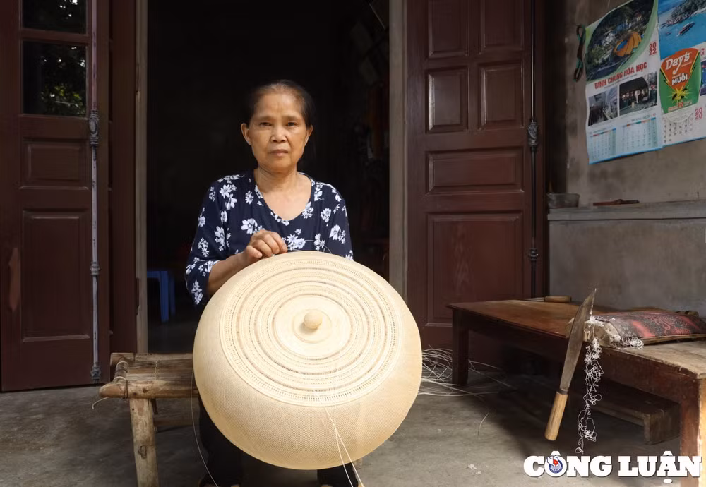tham doi vo chong lam ra nhung chiec long ban thu cong co gia 30 trieu dong chiec hinh 2