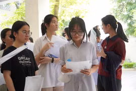 Thí sinh trắng đêm lên Hà Nội để bước vào cuộc đua đánh giá năng lực sư phạm khốc liệt
