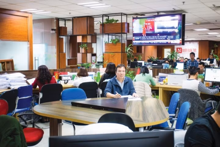 TBT Nguyễn Tiến Thanh tại tòa soạn báo Đời sống & Pháp luật, Người đưa tin.