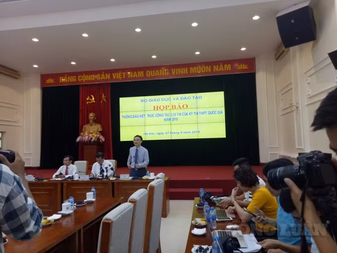 Họp báo tổng kết kỳ thi THPT Quốc gia năm 2019. Ảnh: Lương Minh