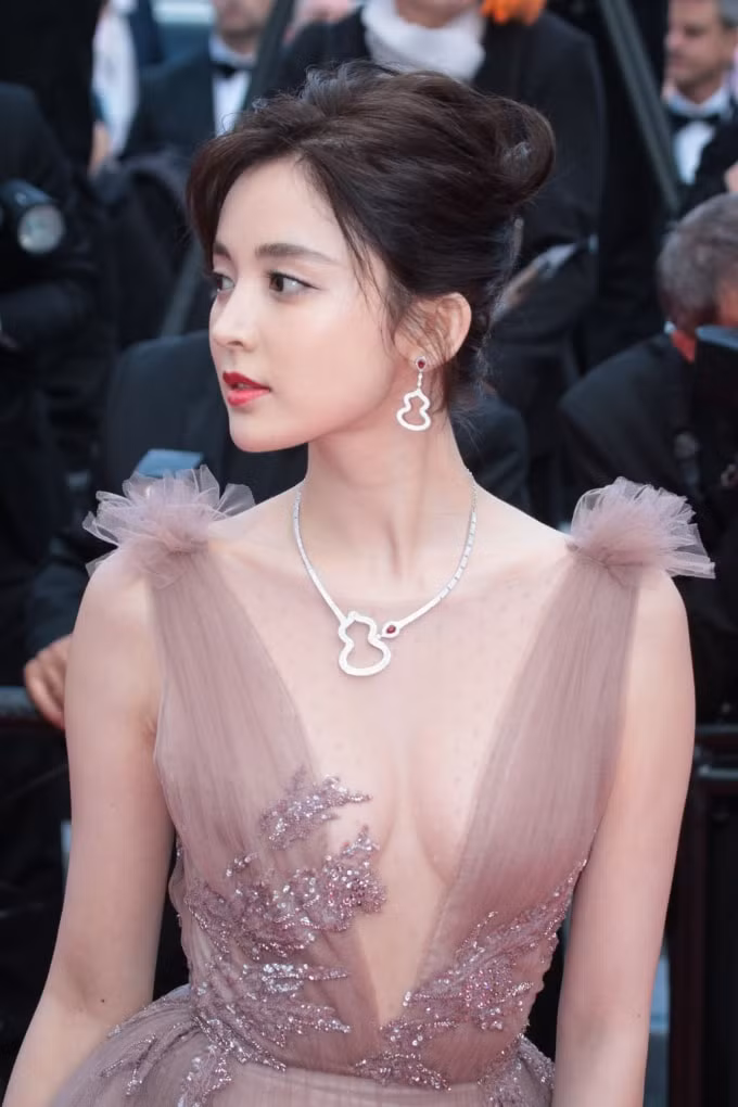 gulinazhaatsinkorswimpremiereat2018cannesfilmfestival051320186_1