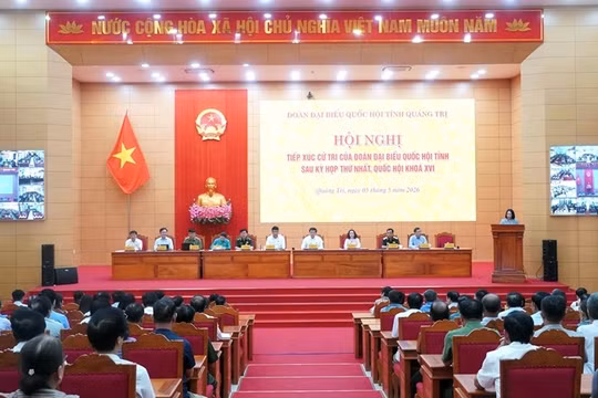 Viện trưởng Viện kiểm sát nhân dân tối cao cùng Đoàn ĐBQH tỉnh Quảng Trị tiếp xúc cử tri