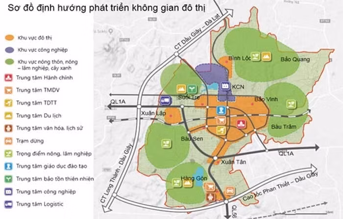 long khanh chuyen minh manh me sau khi len thanh pho hinh 2