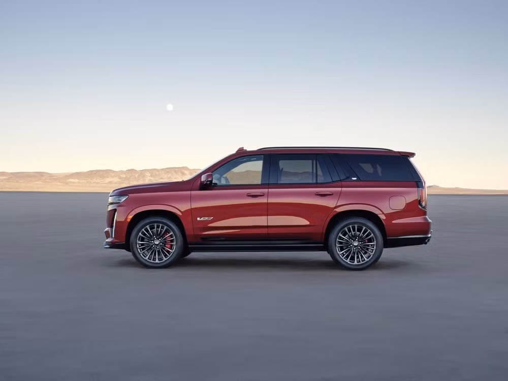 xe suv co lon cadillac esacalade v so huu suc manh 682 ma luc hinh 3