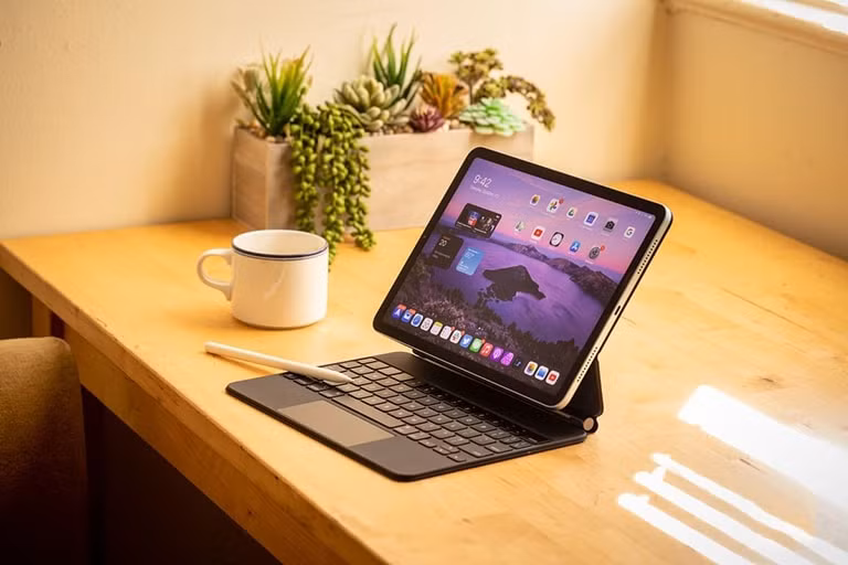 apple bat dau ban ipad air 4 hang tan trang hinh 1