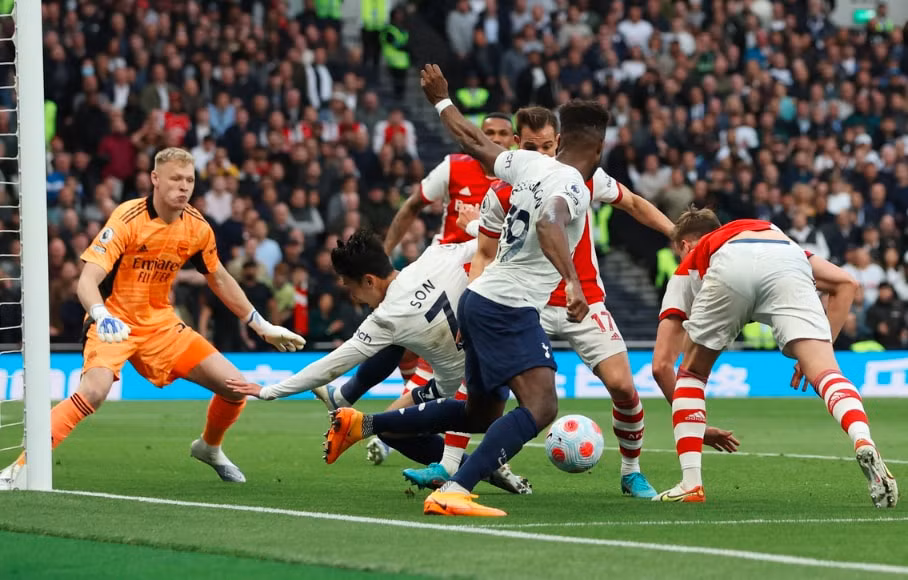 dai thang arsenal 3 0 tottenham gay ap luc len top 4 ngoai hang anh hinh 4