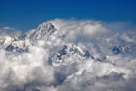 Lý do đỉnh Everest vẫn đang cao lên mỗi năm
