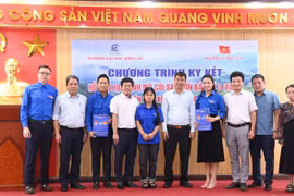 EPU chấp cánh ước mơ cho nữ sinh mồ côi sau bão ở Lào Cai