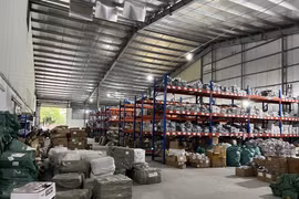 Hà Nội: Phát hiện kho hàng điện thoại, máy tính bảng nghi nhập lậu có quy mô "khủng"