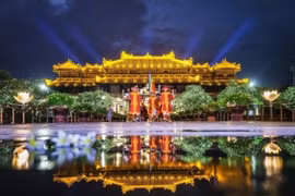 Lễ hội vắng em