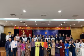 Nhà xuất bản Giáo dục Việt Nam phối hợp tập huấn giáo viên người Việt ở nước ngoài