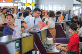 Tăng cường kiểm soát giá vé máy bay