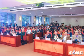"Xuân ấm áp, Tết sẻ chia": Mang Tết đầm ấm, an vui đến đồng bào khu vực biên giới