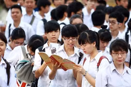 Tái diễn "ép" học sinh không thi vào lớp 10: Khi giáo dục “phi giáo dục”!
