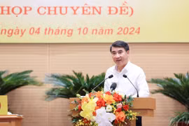 Hà Nội thưởng vượt dự toán thu ngân sách cho 4 quận hơn 74 tỷ đồng