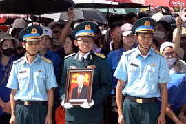 Hàng vạn người đội nắng, xúc động tiễn biệt Tổng Bí thư Nguyễn Phú Trọng về nơi an nghỉ cuối cùng