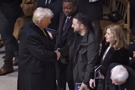 Ông Trump dọa cắt viện trợ cho Ukraine và rút Mỹ khỏi NATO