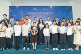Hotel Academy Việt Nam khai giảng lớp quản trị khách sạn và trao học bổng toàn phần Vet By EHL