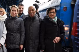 Các lãnh đạo mới của Liên minh châu Âu đến trấn an Ukraine