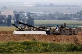 Hỏa lực của Israel giết chết 6 người dân Gaza đang chờ xe tải cứu trợ