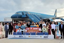 Khánh Hòa: 130 du khách đầu tiên “xông đất” đầu năm mới